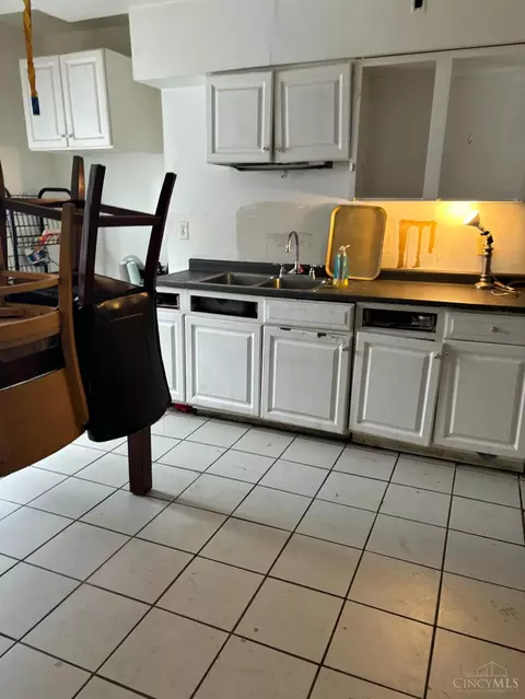 Kitchen - 1233 Considine Ave, Cincinnati, OH 45204 photo 2 of 3