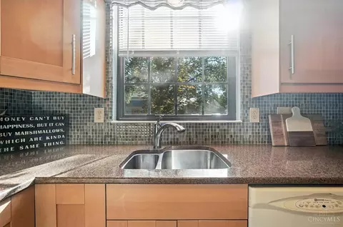 Kitchen - 7782 Hackney Cir, Maineville, OH 45039 photo 4 of 4