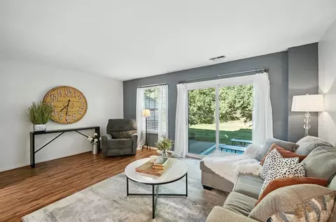 Living - 7782 Hackney Cir, Maineville, OH 45039 photo 2 of 3
