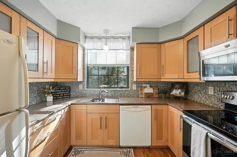 Kitchen - 7782 Hackney Cir, Maineville, OH 45039 photo 1 of 4