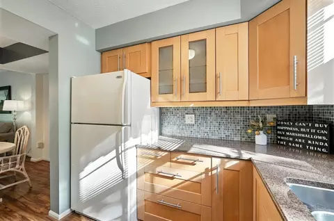 Kitchen - 7782 Hackney Cir, Maineville, OH 45039 photo 3 of 4