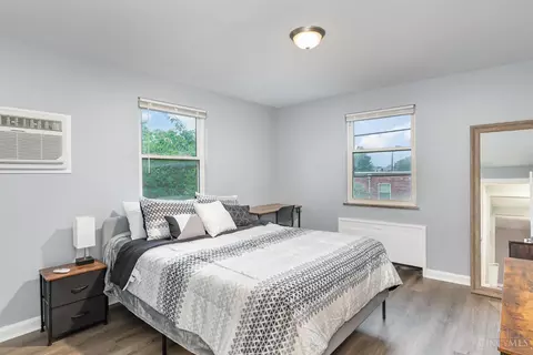 Bedroom - 3913 Gatewood Ln, Silverton, OH 45236 photo 3 of 5