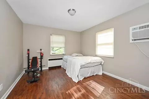 Bedroom - 3913 Gatewood Ln, Silverton, OH 45236 photo 5 of 5