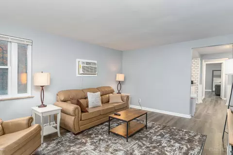 Living - 3913 Gatewood Ln, Silverton, OH 45236 photo 1 of 4
