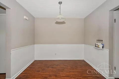 Dining - 3913 Gatewood Ln, Silverton, OH 45236 photo 2 of 2