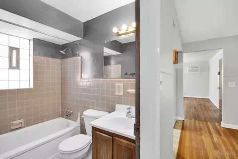 Entry Way - 5429 Lester Rd, Cincinnati, OH 45213 photo 5 of 5
