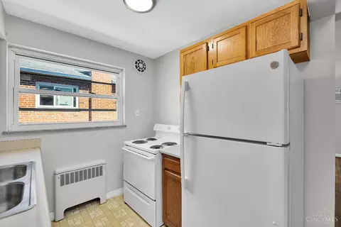 Kitchen - 5429 Lester Rd, Cincinnati, OH 45213 photo 7 of 7