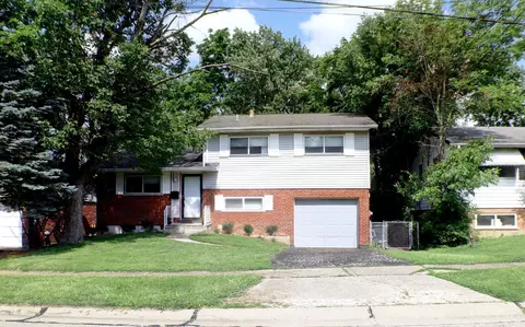 9224 Comstock Dr, Cincinnati, OH 45231