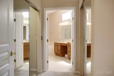 Entry Way - 3533 Macpherson Pl, Cincinnati, OH 45245 photo 1 of 1