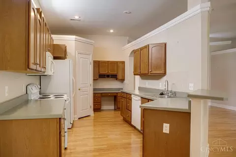 Kitchen - 3533 Macpherson Pl, Cincinnati, OH 45245 photo 1 of 3