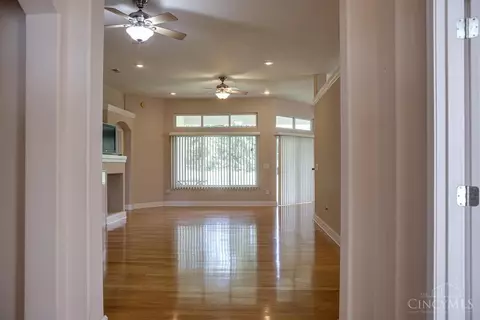 Living - 3533 Macpherson Pl, Cincinnati, OH 45245 photo 1 of 7