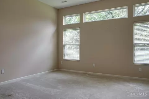 Bedroom - 3533 Macpherson Pl, Cincinnati, OH 45245 photo 4 of 4