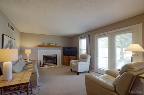 2028 Crest Rd, Forest Park, OH 45240 photo 4