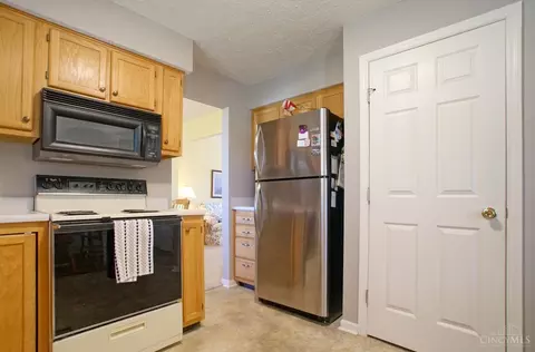 2028 Crest Rd, Forest Park, OH 45240 photo 10