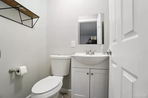 Bath - 8740 Exeter Pl, Maineville, OH 45039 photo 4 of 4