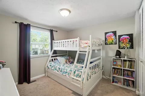 Bedroom - 8740 Exeter Pl, Maineville, OH 45039 photo 3 of 5