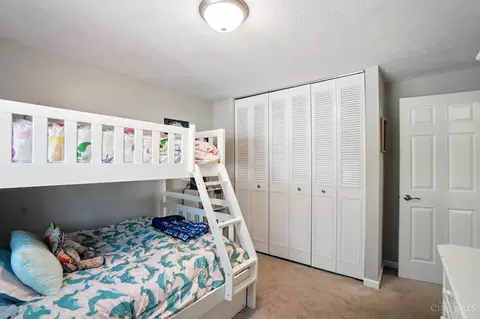 Bedroom - 8740 Exeter Pl, Maineville, OH 45039 photo 4 of 5