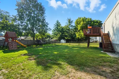 Exterior - 8740 Exeter Pl, Maineville, OH 45039 photo 9 of 10