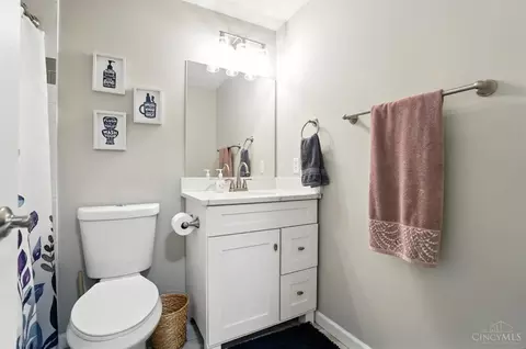 Bath - 8740 Exeter Pl, Maineville, OH 45039 photo 2 of 4