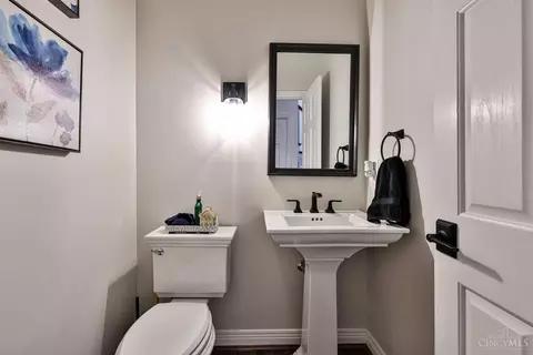 Bath - 1271 Aintree Ct, Hamilton Township, OH 45039 photo 1 of 5