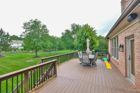 Exterior - 1271 Aintree Ct, Hamilton Township, OH 45039 photo 3 of 14