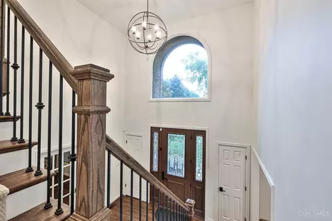 Entry Way - 1271 Aintree Ct, Hamilton Township, OH 45039 photo 7 of 7