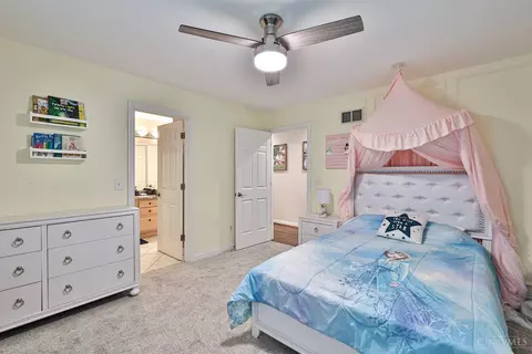 Bedroom - 1271 Aintree Ct, Hamilton Township, OH 45039 photo 6 of 8