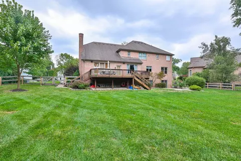 Exterior - 1271 Aintree Ct, Hamilton Township, OH 45039 photo 14 of 14