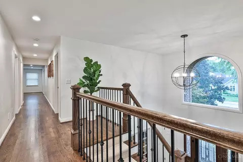 Entry Way - 1271 Aintree Ct, Hamilton Township, OH 45039 photo 5 of 7