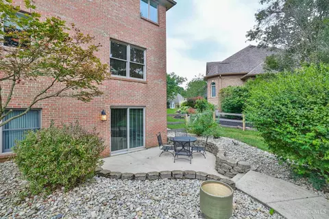 Exterior - 1271 Aintree Ct, Hamilton Township, OH 45039 photo 6 of 14