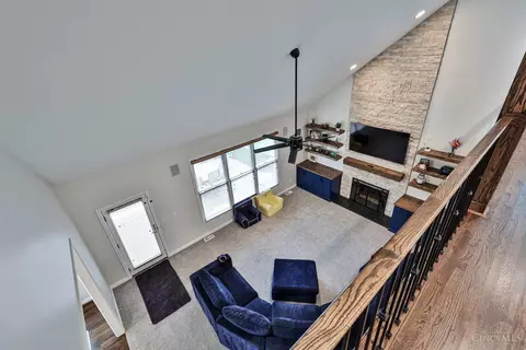 Living - 1271 Aintree Ct, Hamilton Township, OH 45039 photo 5 of 5