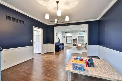Dining - 1271 Aintree Ct, Hamilton Township, OH 45039 photo 2 of 4