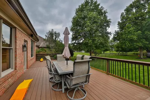 Exterior - 1271 Aintree Ct, Hamilton Township, OH 45039 photo 5 of 14