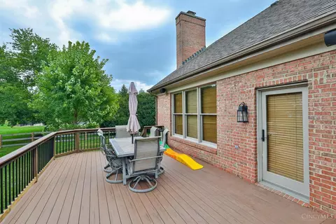 Exterior - 1271 Aintree Ct, Hamilton Township, OH 45039 photo 4 of 14