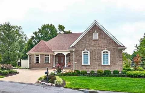 18 James Pl, Glendale, OH 45246
