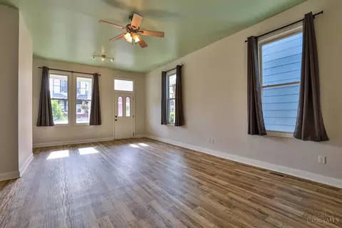 Living - 3073 Sidney Ave, Cincinnati, OH 45225 photo 3 of 6