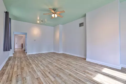 Living - 3073 Sidney Ave, Cincinnati, OH 45225 photo 5 of 6
