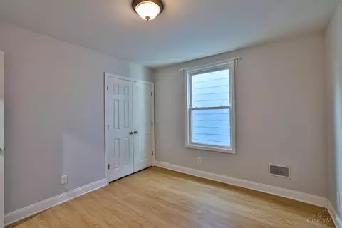 Bedroom - 3073 Sidney Ave, Cincinnati, OH 45225 photo 3 of 6