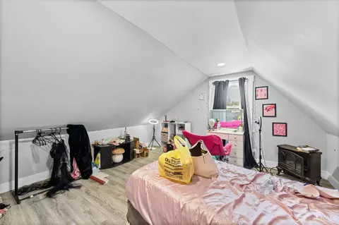 Bedroom - 407 Elm St, Cincinnati, OH 45238 photo 5 of 5