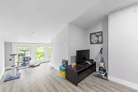 Entry Way - 407 Elm St, Cincinnati, OH 45238 photo 14 of 15