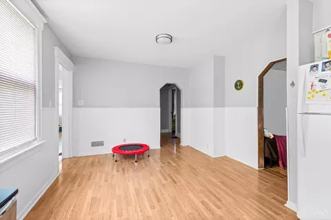 Entry Way - 407 Elm St, Cincinnati, OH 45238 photo 4 of 15