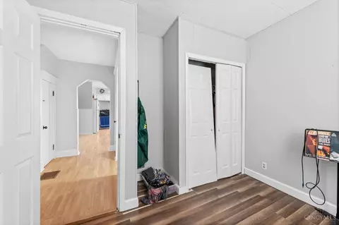 Entry Way - 407 Elm St, Cincinnati, OH 45238 photo 6 of 15