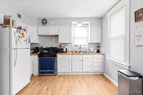 Kitchen - 407 Elm St, Cincinnati, OH 45238 photo 1 of 1