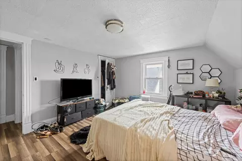 Bedroom - 407 Elm St, Cincinnati, OH 45238 photo 3 of 5