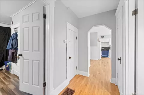 Entry Way - 407 Elm St, Cincinnati, OH 45238 photo 7 of 15