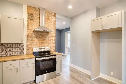 Kitchen - 6107 Clephane Ave, Cincinnati, OH 45227 photo 4 of 4
