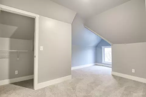 Bedroom - 6107 Clephane Ave, Cincinnati, OH 45227 photo 5 of 7