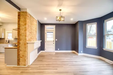 Living - 6107 Clephane Ave, Cincinnati, OH 45227 photo 4 of 6