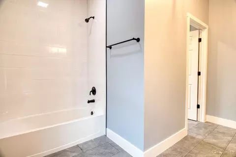 Bath - 6107 Clephane Ave, Cincinnati, OH 45227 photo 5 of 5