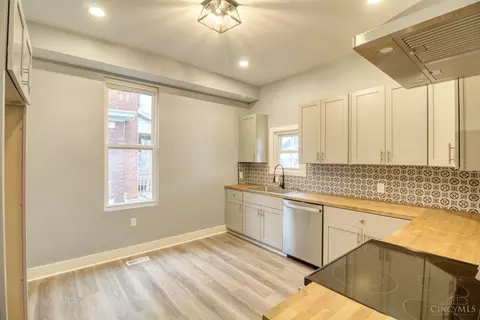 Kitchen - 6107 Clephane Ave, Cincinnati, OH 45227 photo 1 of 4